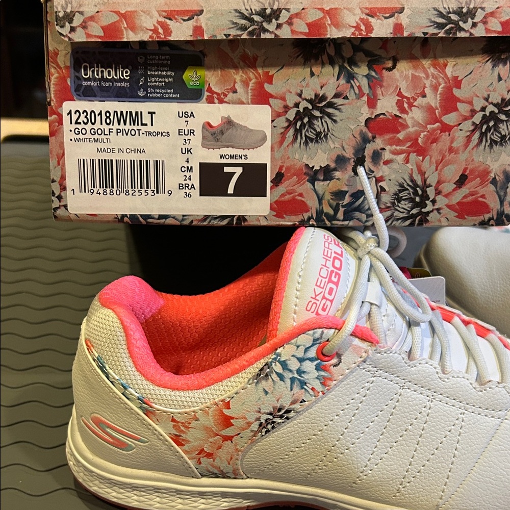 Skechers Women's Go Golf Floral Athletic golf Shoes - White and Pink size 7